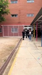 Aitana visita su antiguo instituto en Viladecans