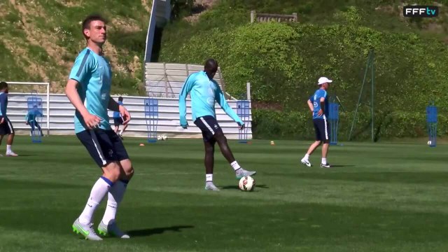 Le clip du huis-clos des Bleus avant France - Belgique