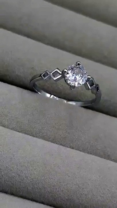 Modern Design Beautiful Ring.