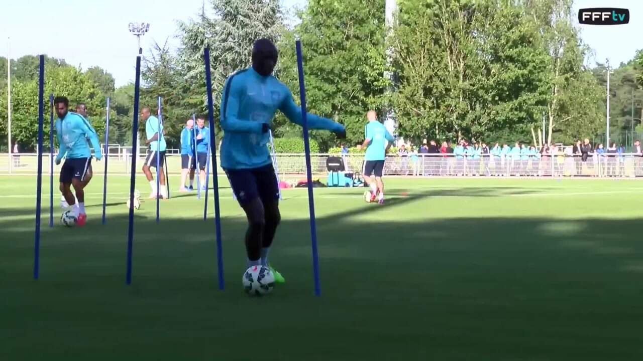Le clip de la première séance des Bleus