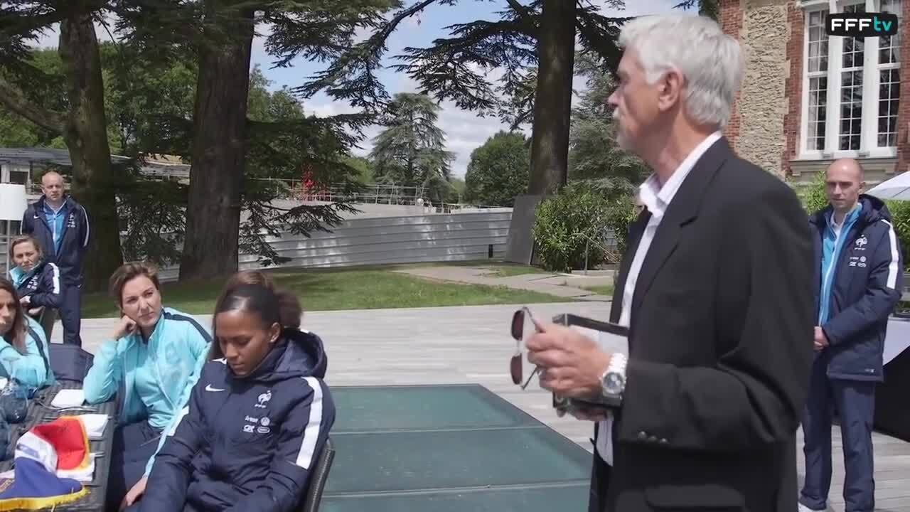 Message d'Aimé Jacquet aux Bleues avant la Coupe du Monde