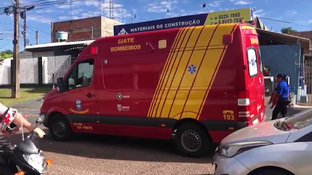 Mulher escorrega em piso molhado e é socorrida pelo Siate no XIV de Novembro