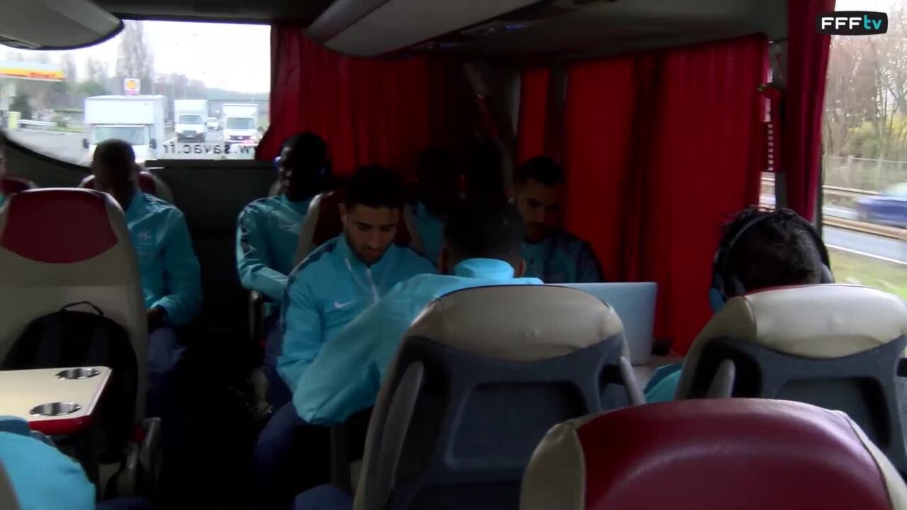 Au coeur du voyage des Bleus entre Clairefontaine et Enghien