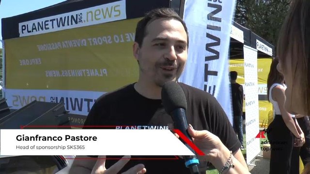 Festa a Salerno per Operazione Nostalgia, l’evento che ha visto leggende del calcio italiano e internazionale sfidarsi all’Arechi. Planetwin365.news per il secondo anno main sponsor del raduno