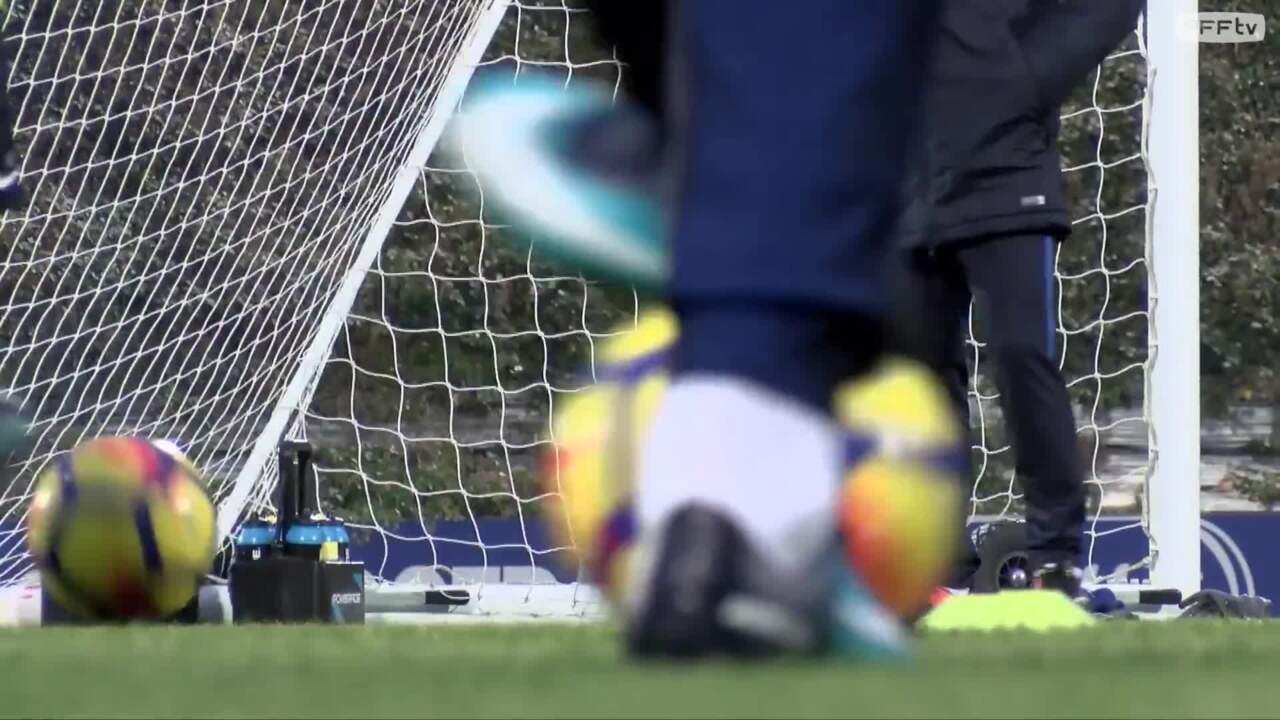 Les images du huis clos des Bleus, reportage