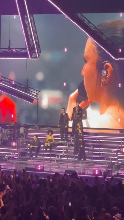 Exclu Dailymotion : La Star Academy 2023 chante Famille à Bercy