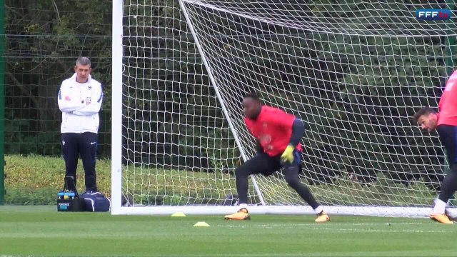 Les Bleus à l'échauffement, reportage