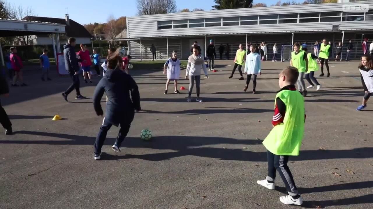 Foot à l'école Gaêtane Thiney de retour au Collège