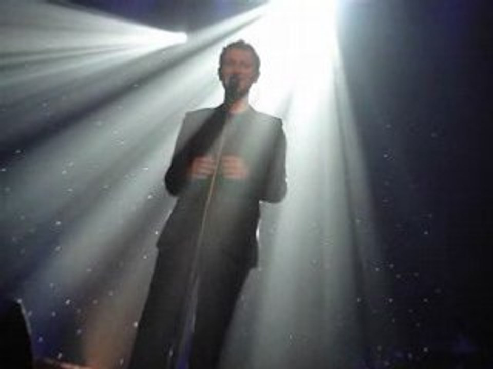 AaRON - Famous Blue Raincoat (Folies Bergères)