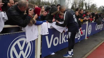 Dédicaces et selfies sous la pluie, Equipe de France