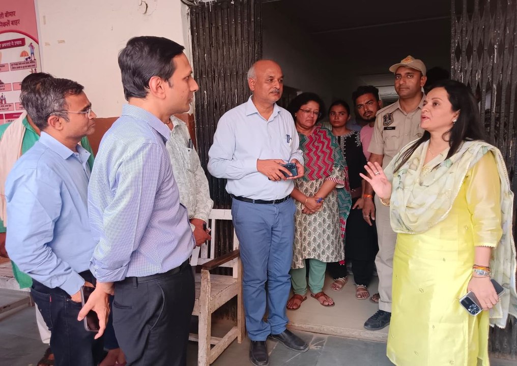बिजली, पानी व चिकित्सा की करें पुख्ता व्यवस्था, संभागीय आयुक्त आरु​षि ने ऑपरेशन सक्षम अभियान का बताया उद्देश्य  ....देखें यह वीडियो