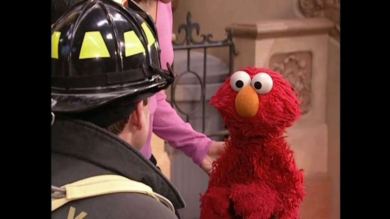 Elmo Visits The Firehouse.