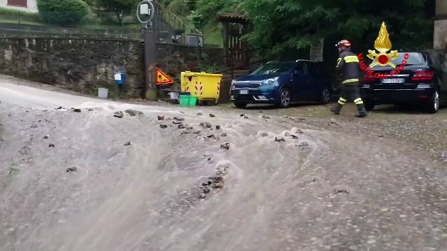 Maltempo, Lecco e provincia sotto il diluvio: decine di interventi dei vigili del fuoco