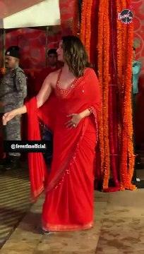 Funny entertainment video Alia at Ambani's Ganesh chaturthi celebrations!