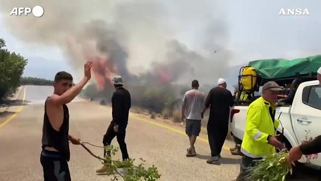 Israele, razzi lanciati dal Libano provocano incendi sulle alture del Golan