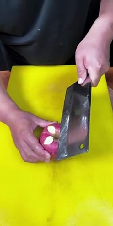 Cutting apple in amazing style