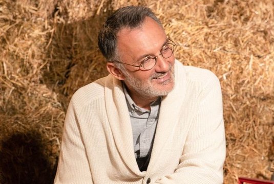 « Un dimanche à la campagne » bientôt de retour : Frédéric Lopez dévoile le nom des futurs invités