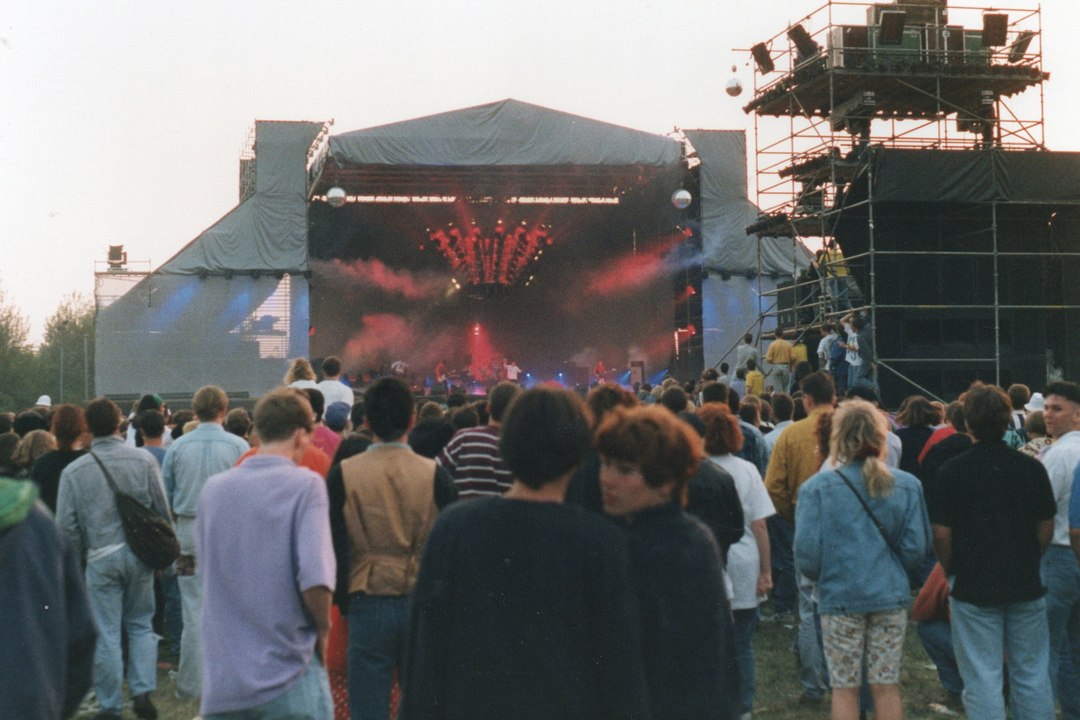 Previously unseen footage from Stone Roses' iconic Spike Island gig ...