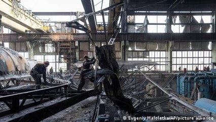 Ukraine ohne Strom: Hälfte der Kraftwerke zerstört ⚡