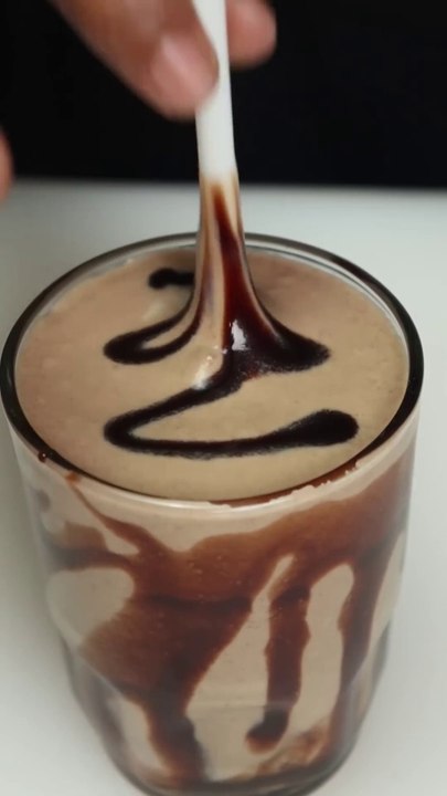 Most Delicious KitKat Milkshake #shorts #food #cooking