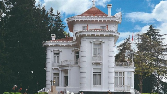 Atatürk Köşkü'nden Atatürk'ün vasiyetini kaldırdılar