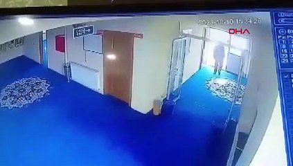 Kuran kursunda 2 öğrenciye tokat atan imam açığa alındı