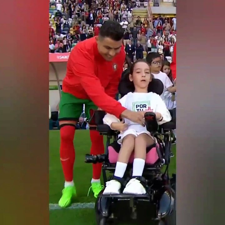 incrível gesto com menina