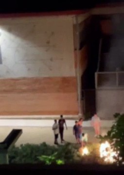 Varios niños prenden fuego en unos matorrales en Viladecans