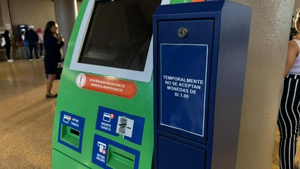 Maquinas de recarga del metrobús ya no aceptan la moneda de balboa