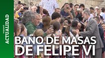 Baño de masas de Felipe VI en León