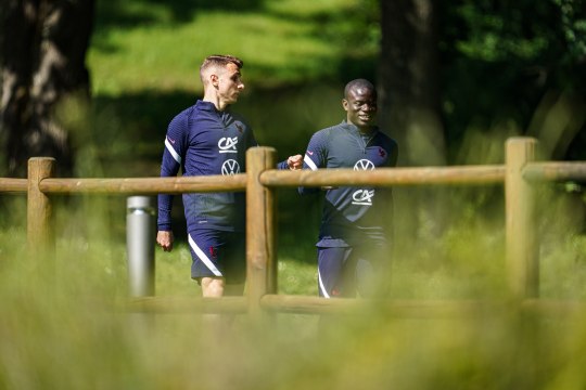 Séance à huis clos pour les Bleus