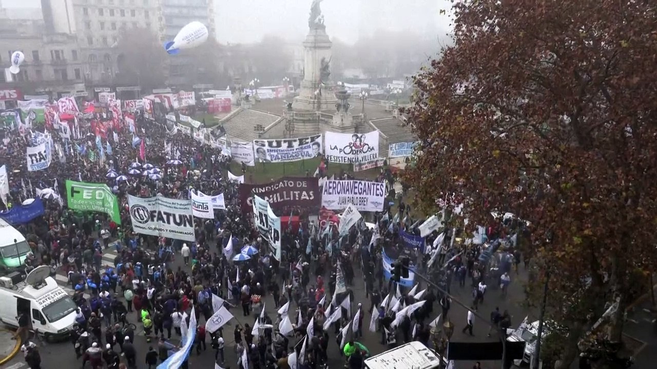 Protestas en Argentina mientras Senado discute reformas clave para el gobierno de Milei