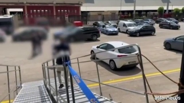 G7, dopo le proteste gli agenti di polizia trasferiti su altra nave