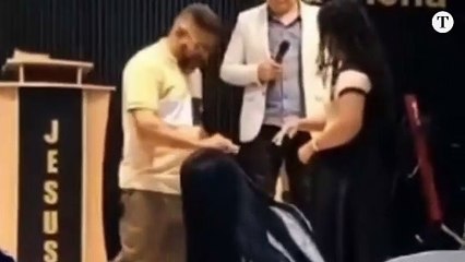 Hombre pide matrimonio a su novia