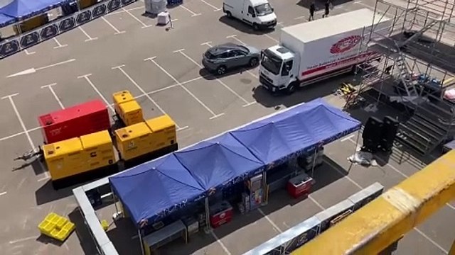 Los últimos retoques para comenzar las Fiestas de San Juan y San Pedro León 2024