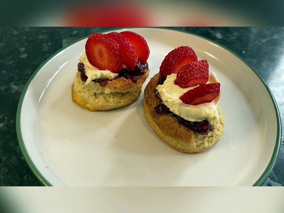 How to make homemade strawberry shortcake