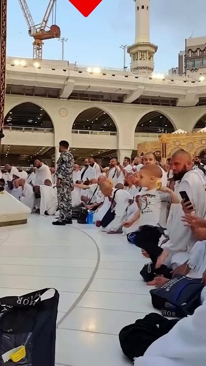 Masha ALLAH ❤❤ looks small kid Makkah ♥️