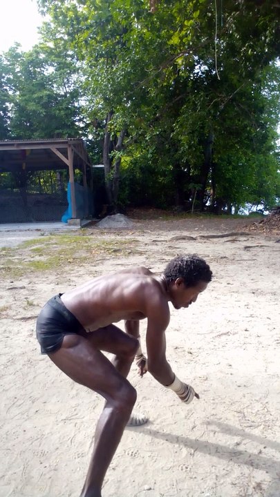 Kathaija boxing ft wrestling Martinica on travaille la danse.