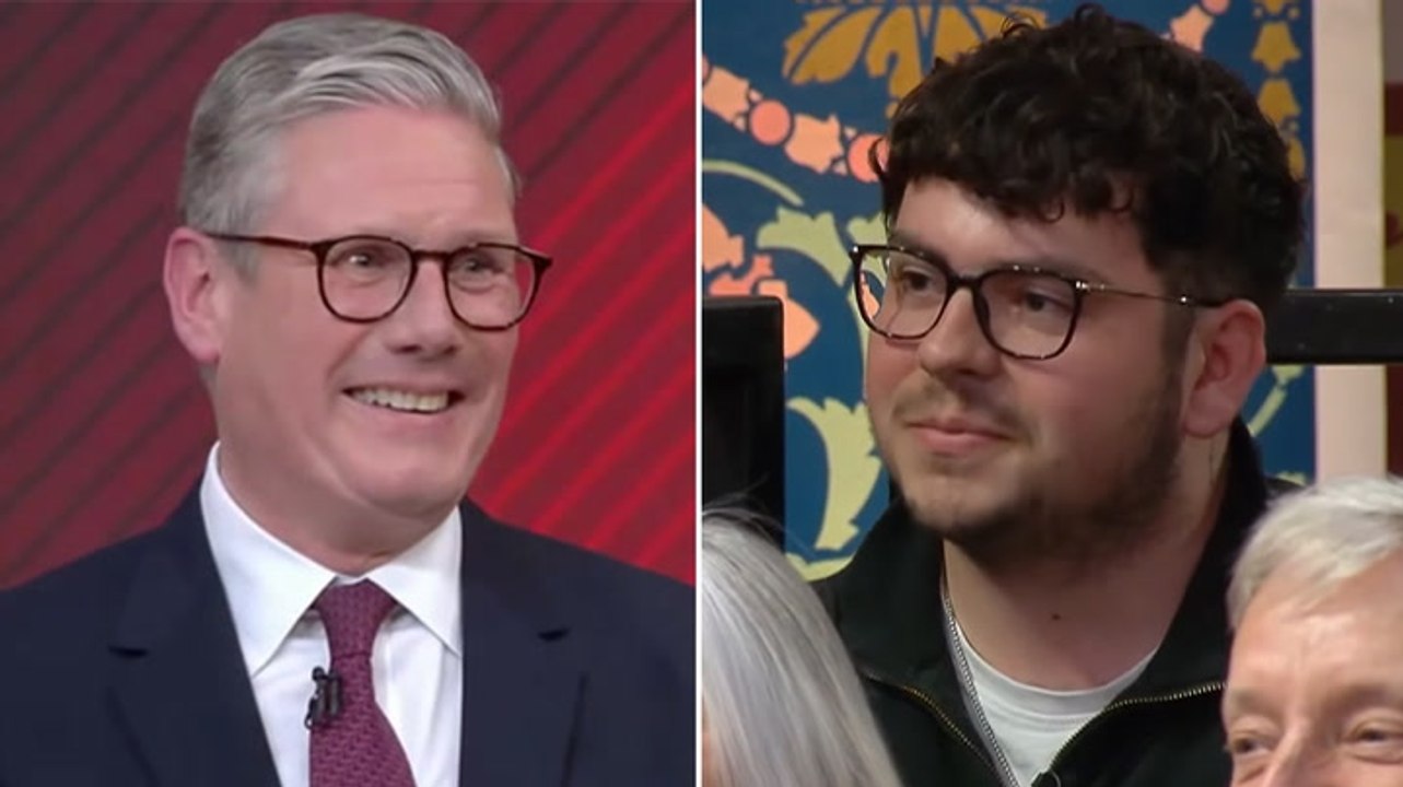 Keir Starmer freezes after being called ‘political robot’ during debate