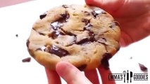 1 Minute Microwave CHOCOLATE CHIP COOKIE ! The EASIEST Chocolate Chip Cookies Recipe