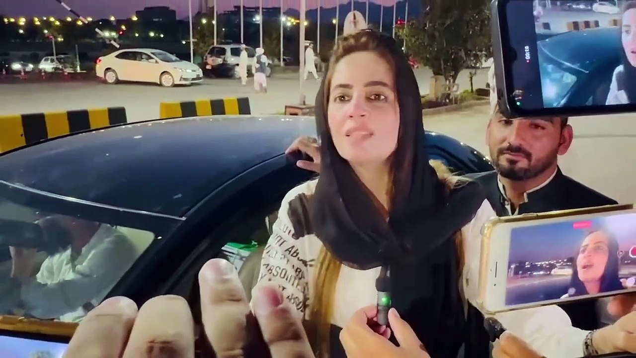 فخر ہے کہ اس لیڈر کی تصویر اور وہ الفاظ اپنے لباس پر لکھے ہیں جنہوں نے پاکستان کی خود مختاری کے لئے طاقتوروں کے آنکھوں میں آنکھیں ڈال کر absolutely not کہا، محترمہ زرتاج گل وزیر