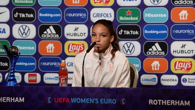 Delphine Cascarino et Corinne Diacre en conférence de presse après #FRABEL