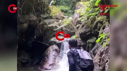 Balık tutarken ayıyla karşılaştılar O anlar kamerada