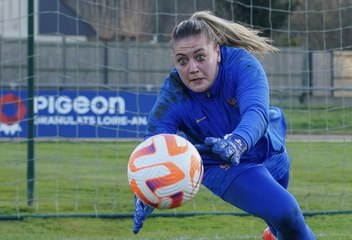 Manon Heil, premiers pas en bleu