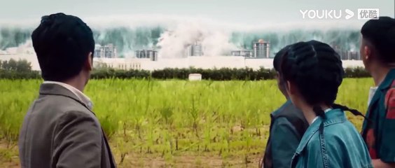 INDO SUB [Crazy Tsunami] Seekor buaya raksasa keluar dari sangkar menyerang manusia! _ YOUKU