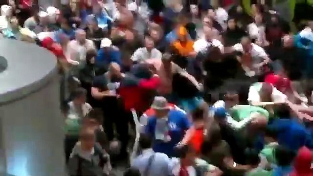 Russian supporters beat up EURO 2012 stewards in Wroclaw