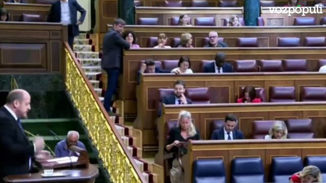 Diputado de Vox hunde a Yolanda Díaz recitando todos los trabajos que desempeñó y la llama clasista