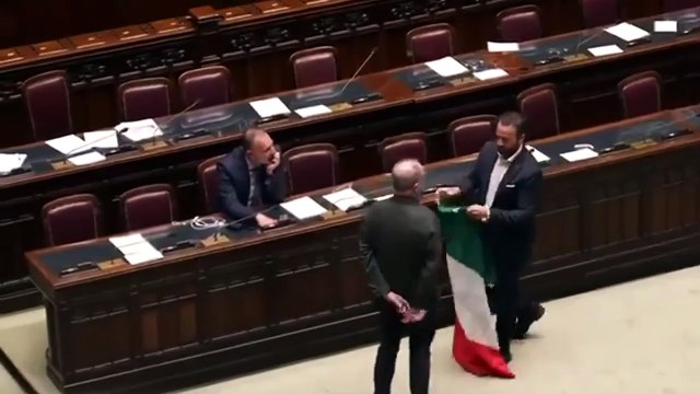Polémica en Italia tras la agresión a un diputado y escenas de violencia en el Parlamento