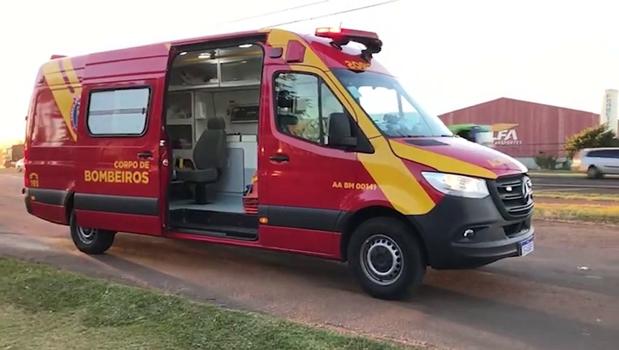 Jovem de 24 anos sofre lesão grave em colisão entre moto e caminhonete na BR-277