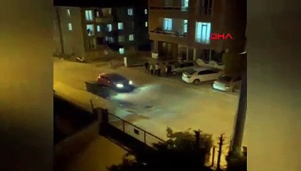 Suriyeliler sokak ortasında birbirine girdi